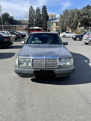 Mercedes E 250 1992, 268,682 km - 2.5 l - Bakı