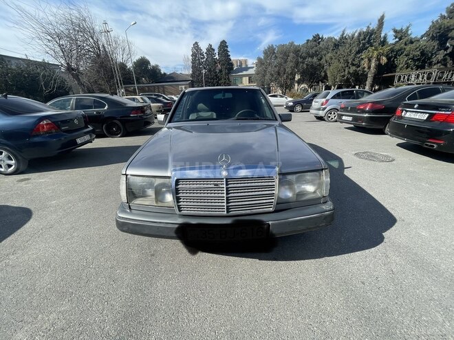 Mercedes E 250 1992, 268,682 km - 2.5 l - Bakı