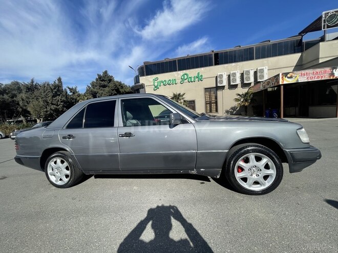 Mercedes E 250 1992, 268,682 km - 2.5 l - Bakı