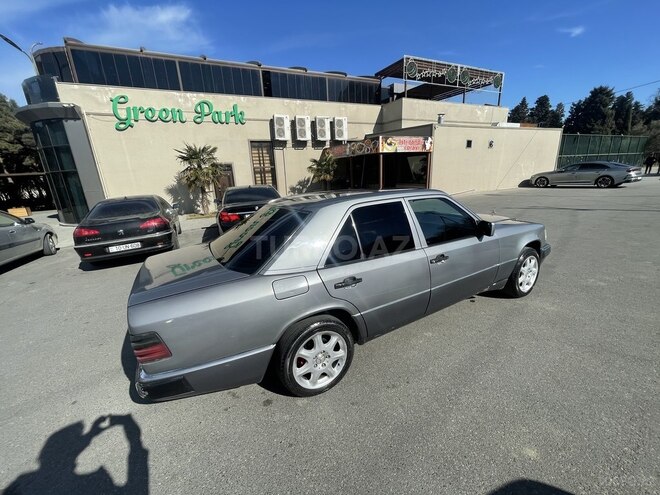 Mercedes E 250 1992, 268,682 km - 2.5 l - Bakı