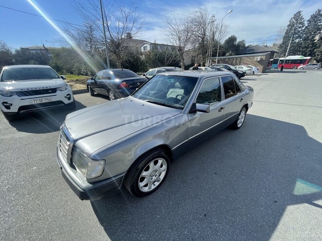 Mercedes E 250 1992, 268,682 km - 2.5 l - Bakı