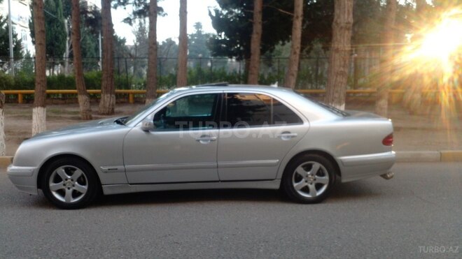 Mercedes E 240 2000, 374,563 km - 2.4 л - Sumqayıt