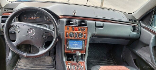 Mercedes E 220 2002, 485,560 km - 2.2 l - Bakı