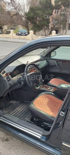 Mercedes E 220 2002, 485,560 km - 2.2 l - Bakı
