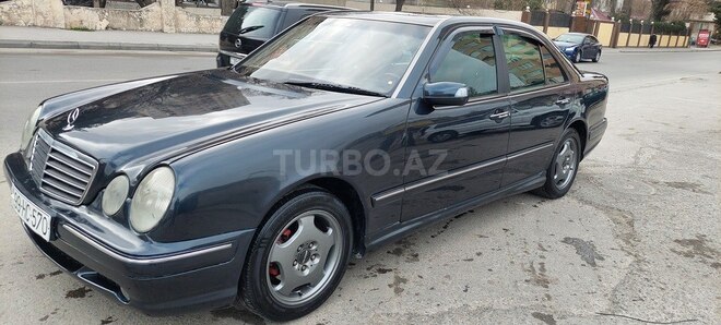 Mercedes E 220 2002, 485,560 km - 2.2 l - Bakı