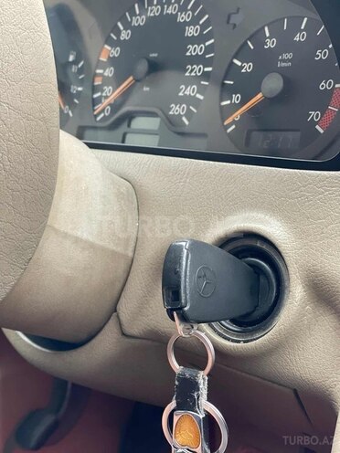 Mercedes C 240 1997, 111,111 km - 2.4 l - Yevlax