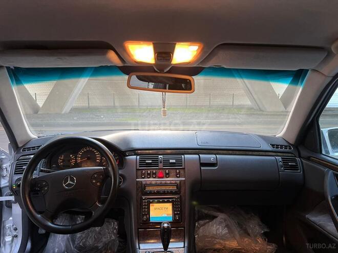 Mercedes E 270 2001, 298,350 km - 2.7 l - Bakı