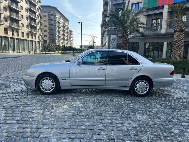 Mercedes E 270 2001, 298,350 km - 2.7 l - Bakı