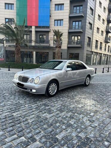 Mercedes E 270 2001, 298,350 km - 2.7 l - Bakı
