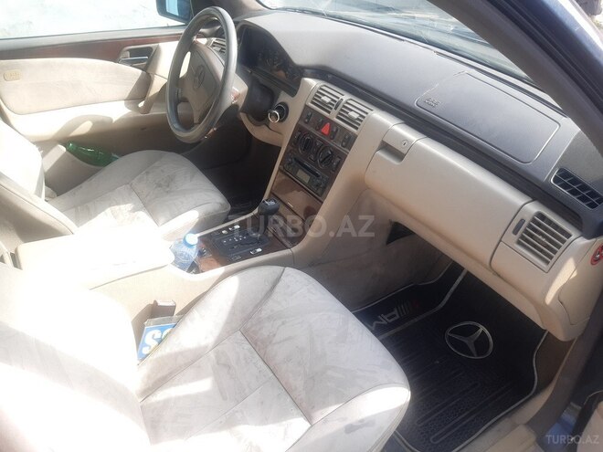 Mercedes E 280 1996, 235,000 km - 2.8 l - Bakı