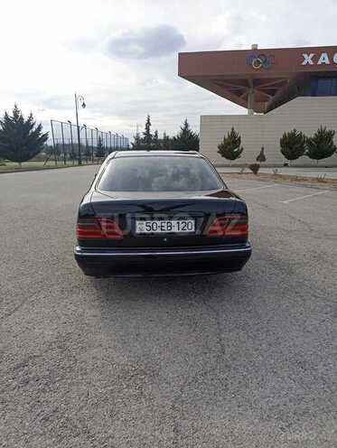 Mercedes E 240 2000, 237,000 km - 2.4 л - Xaçmaz