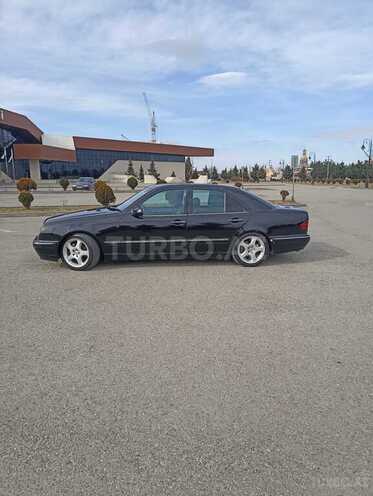 Mercedes E 240 2000, 237,000 km - 2.4 л - Xaçmaz
