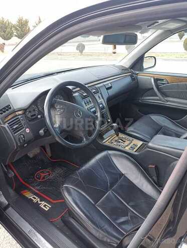 Mercedes E 240 2000, 237,000 km - 2.4 л - Xaçmaz