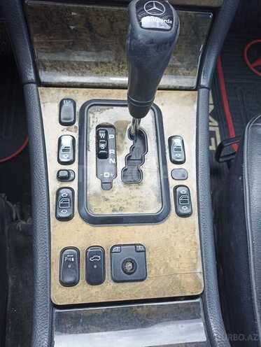 Mercedes E 240 2000, 237,000 km - 2.4 л - Xaçmaz