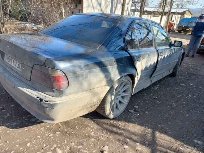 BMW 730 1995, 555,000 km - 3.0 l - Qusar