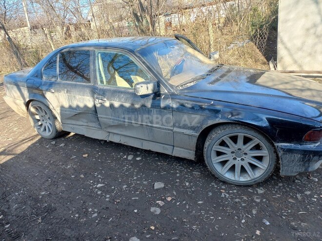BMW 730 1995, 555,000 km - 3.0 l - Qusar