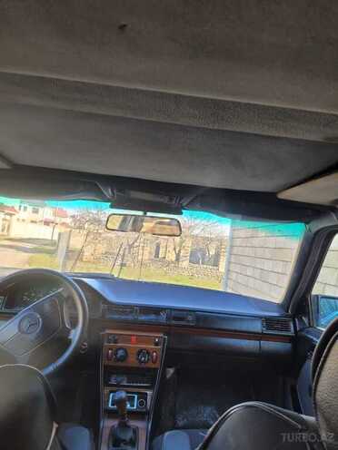Mercedes E 250 1993, 458,000 km - 2.5 l - Masallı