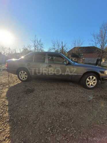 Mercedes E 250 1993, 458,000 km - 2.5 l - Masallı