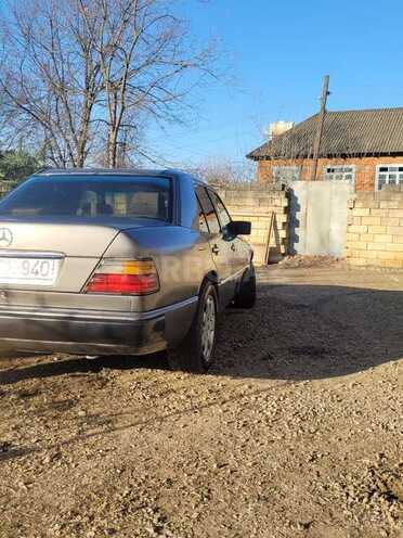 Mercedes E 250 1993, 458,000 km - 2.5 l - Masallı