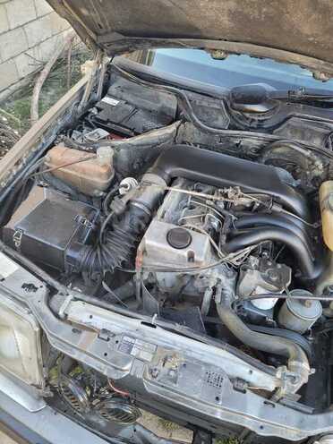 Mercedes E 250 1993, 458,000 km - 2.5 l - Masallı