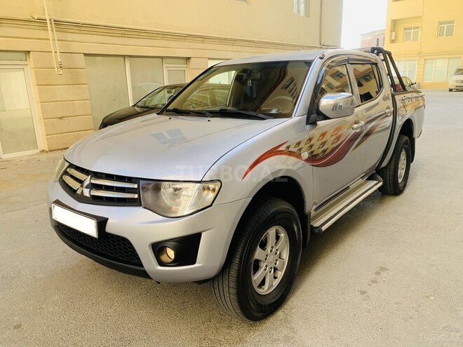 Mitsubishi L200 2013, 165,386 km - 2.5 l - Bakı