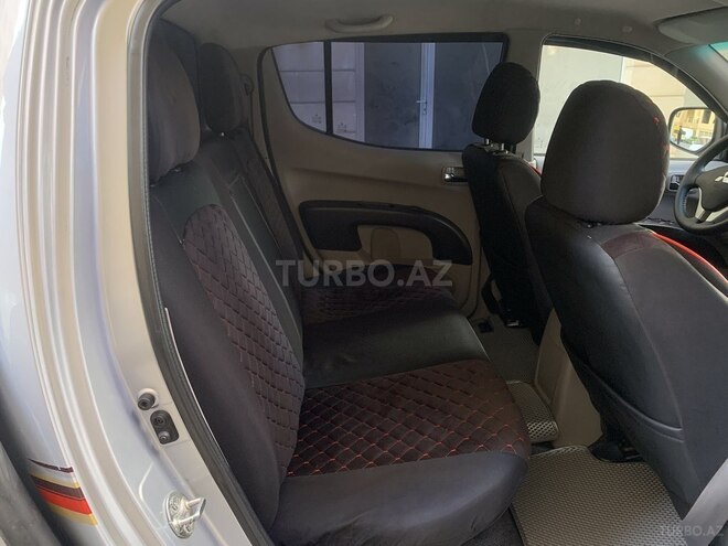 Mitsubishi L200 2013, 165,386 km - 2.5 l - Bakı