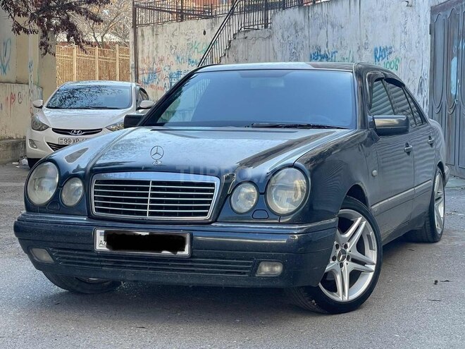 Mercedes E 220 1999, 444,000 km - 2.2 л - Bakı