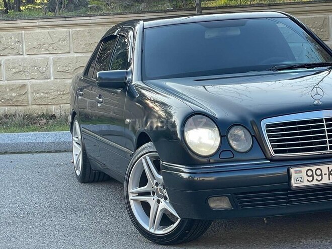 Mercedes E 220 1999, 444,000 km - 2.2 л - Bakı