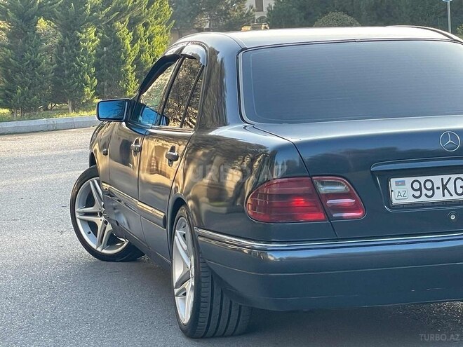 Mercedes E 220 1999, 444,000 km - 2.2 л - Bakı