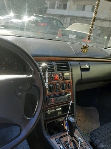 Mercedes E 220 1999, 500,000 km - 2.2 л - Bakı