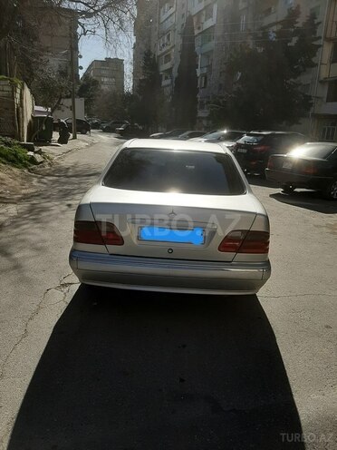 Mercedes E 220 1999, 500,000 km - 2.2 л - Bakı