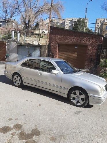 Mercedes E 220 1999, 500,000 km - 2.2 л - Bakı