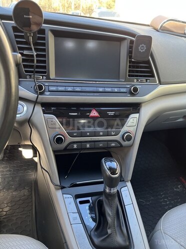 Hyundai Elantra 2016, 89,800 km - 2.0 l - Bakı