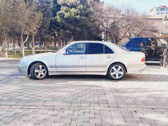 Mercedes E 240 2000, 250,000 km - 2.4 л - Sumqayıt