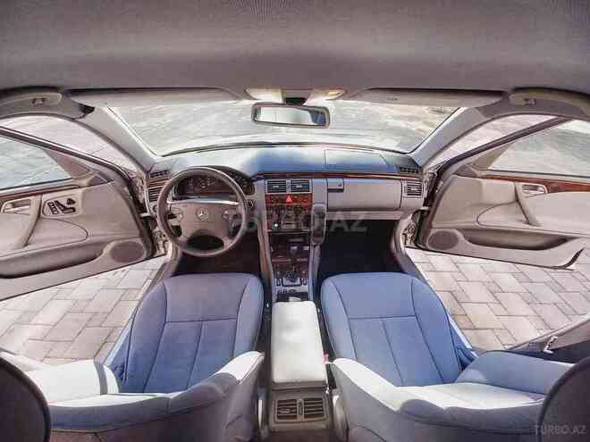 Mercedes E 240 2000, 250,000 km - 2.4 л - Sumqayıt
