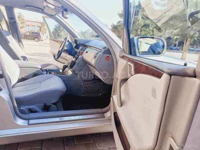 Mercedes E 240 2000, 250,000 km - 2.4 л - Sumqayıt