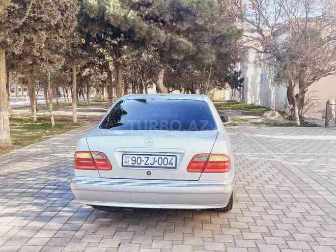 Mercedes E 240 2000, 250,000 km - 2.4 л - Sumqayıt