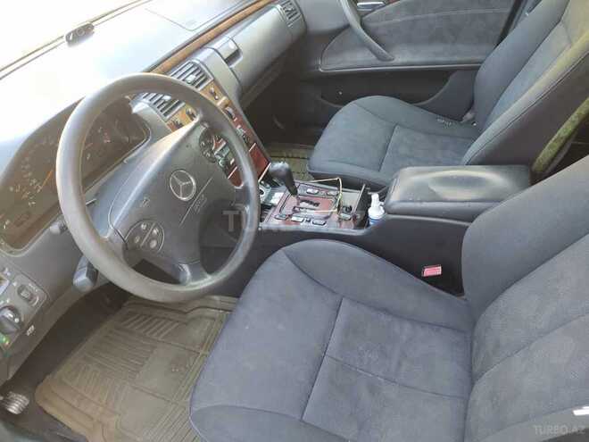 Mercedes E 220 2000, 389,000 km - 2.2 l - Bakı