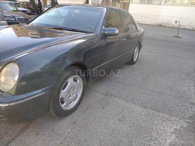 Mercedes E 220 2000, 389,000 km - 2.2 l - Bakı