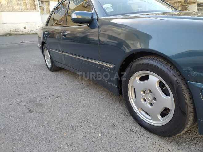Mercedes E 220 2000, 389,000 km - 2.2 l - Bakı