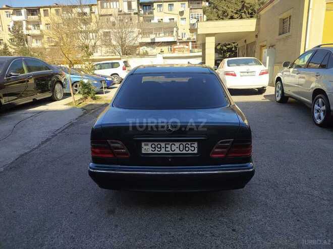 Mercedes E 220 2000, 389,000 km - 2.2 l - Bakı