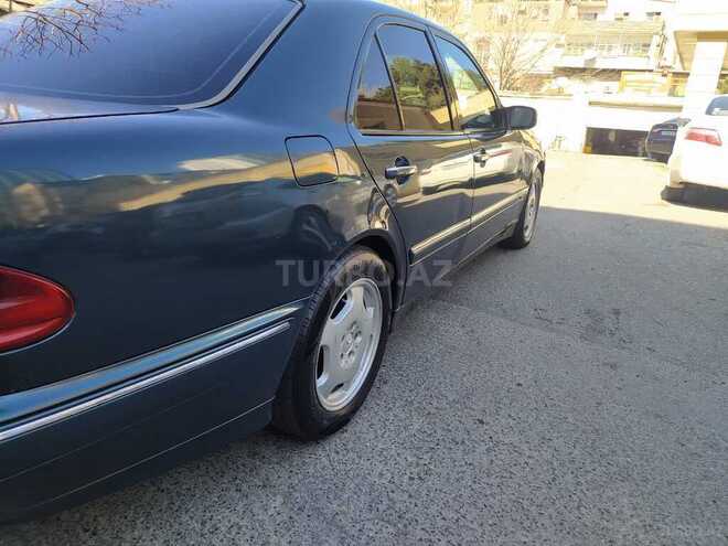Mercedes E 220 2000, 389,000 km - 2.2 l - Bakı