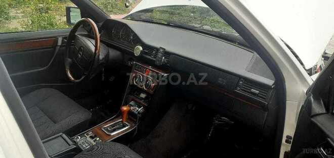 Mercedes E 280 1994, 198,000 km - 2.8 l - Bakı
