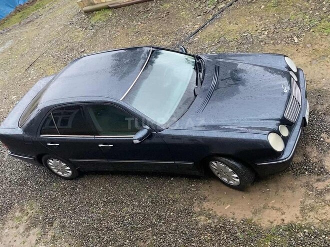 Mercedes E 240 2000, 248,000 km - 2.4 л - Astara