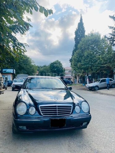 Mercedes E 240 2000, 248,000 km - 2.4 л - Astara