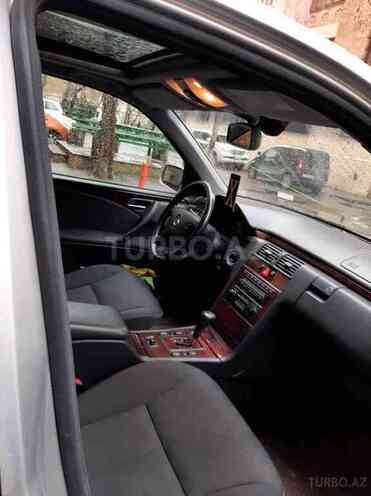 Mercedes E 240 1999, 145,000 km - 2.4 l - Bakı