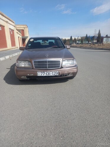 Mercedes E 220 1995, 267,319 km - 2.2 л - Gəncə