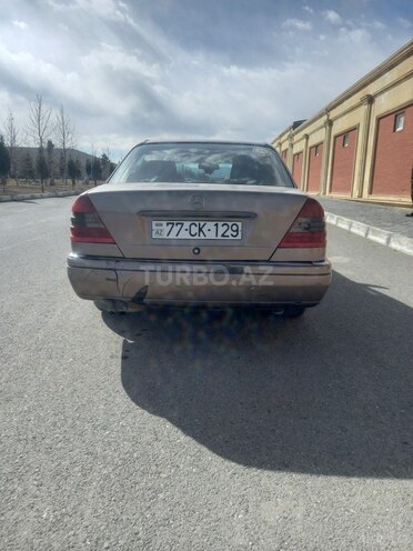 Mercedes E 220 1995, 267,319 km - 2.2 л - Gəncə