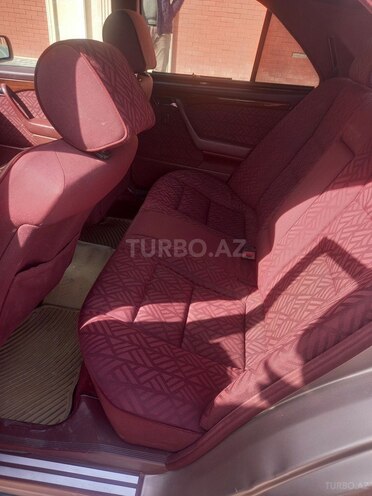 Mercedes E 220 1995, 267,319 km - 2.2 л - Gəncə