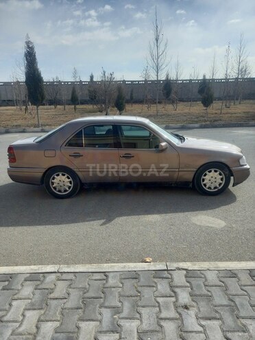 Mercedes E 220 1995, 267,319 km - 2.2 л - Gəncə